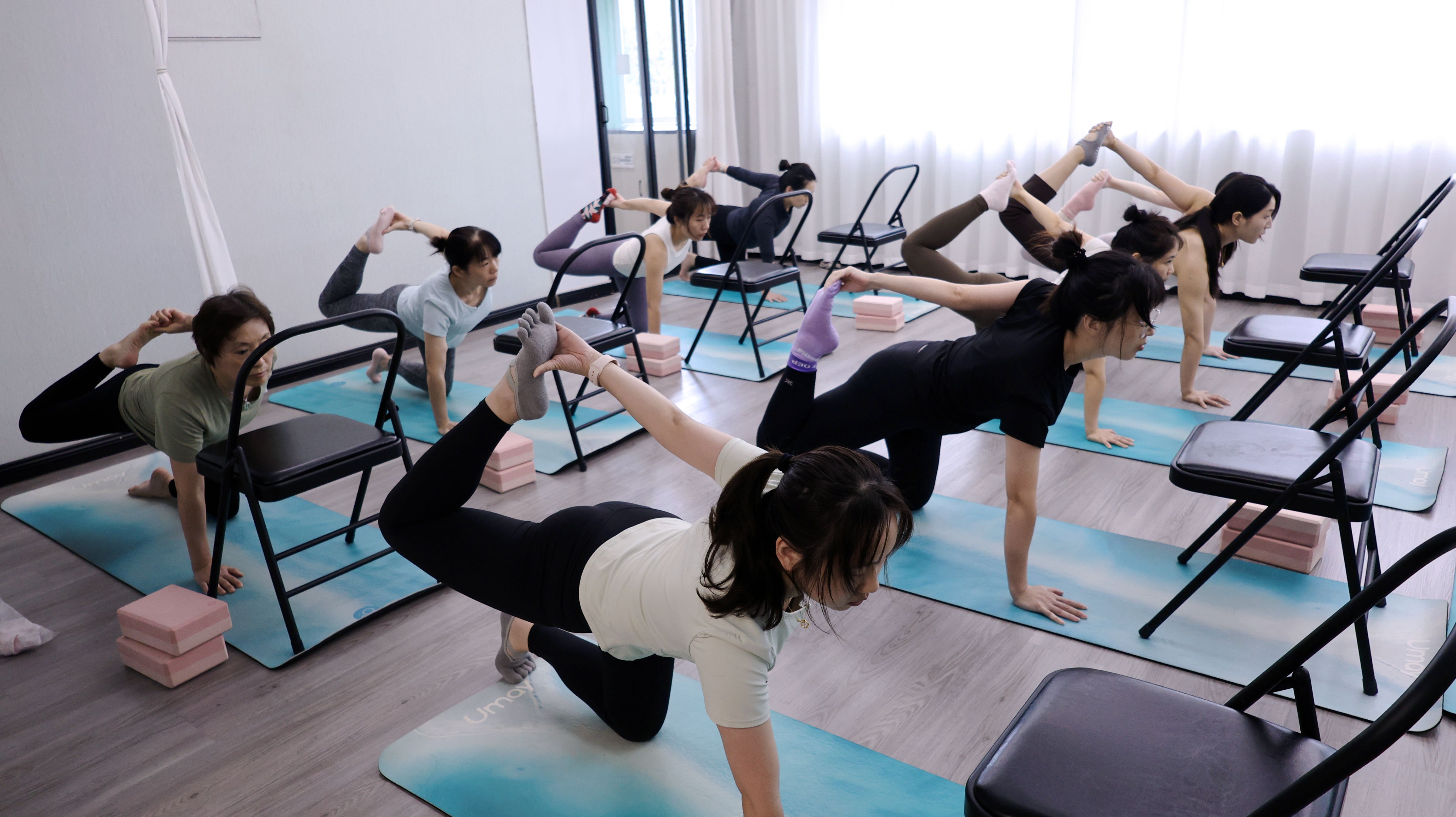 包含大型露天瑜伽节，体验身心合一的运动盛宴的词条