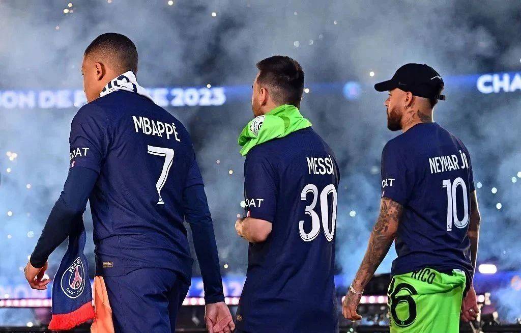 九游官网下载电脑版-关于法甲多支豪门大规模引援，争夺冠军成为焦点的信息