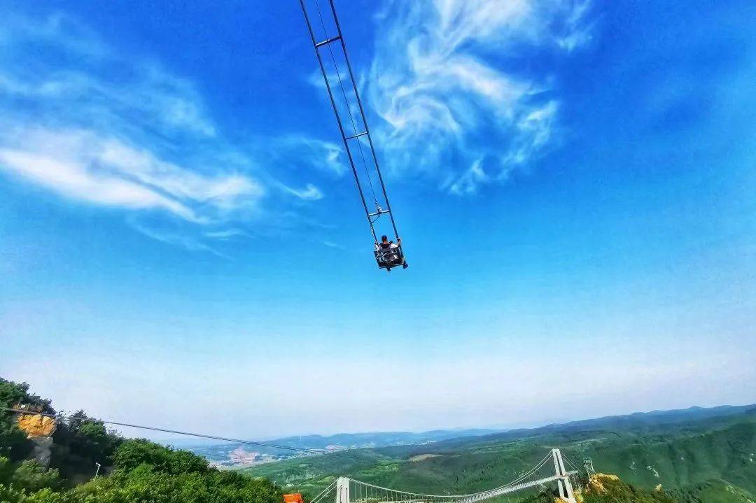 海边高空秋千体验，感受心跳加速的极致快感的简单介绍
