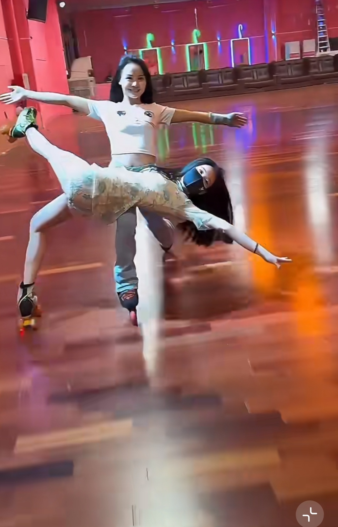 九游（jiuyou.com）游戏-大型花样轮滑比赛，青春的旋转与飞扬的简单介绍