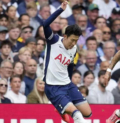 关于英超高潮迭起,比分3-2,队长表现出色,成功断球78%,控球率62%的信息 关于英超高潮迭起,比分3-2,队长表现出色,成功断球78%,控球率62%的信息